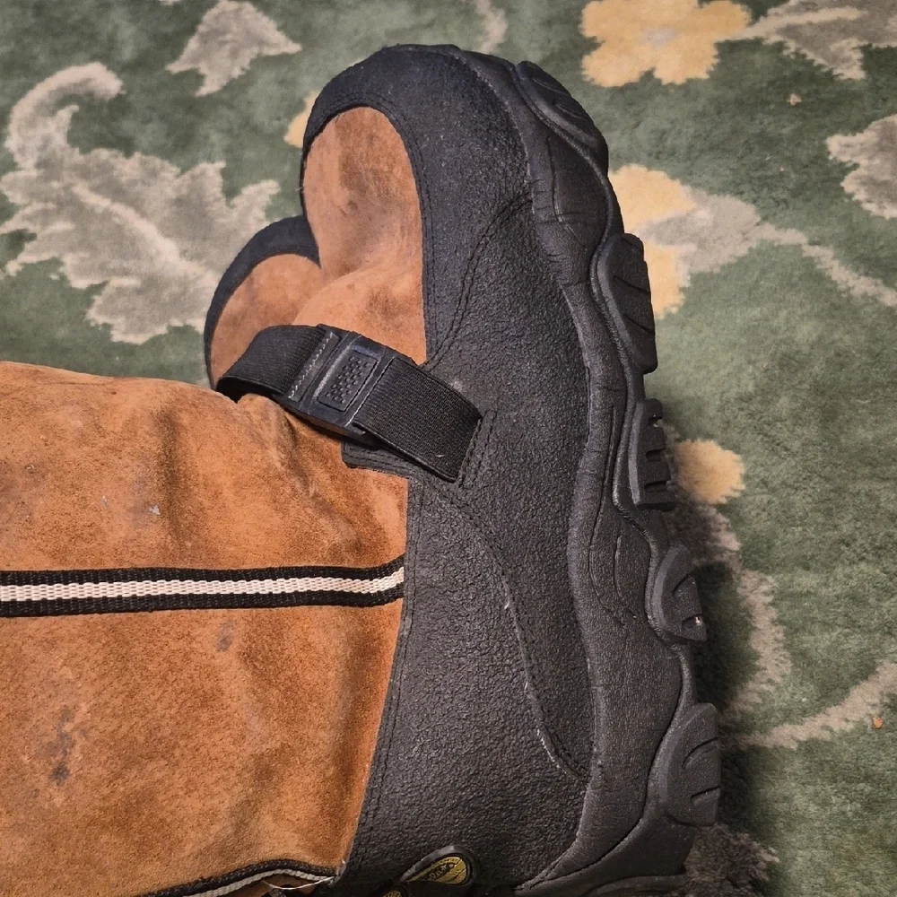 Cabela's Brown and Black Insulated Suede Winter Boots
